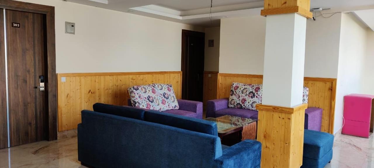 Hotel Maira Dehradun Esterno foto