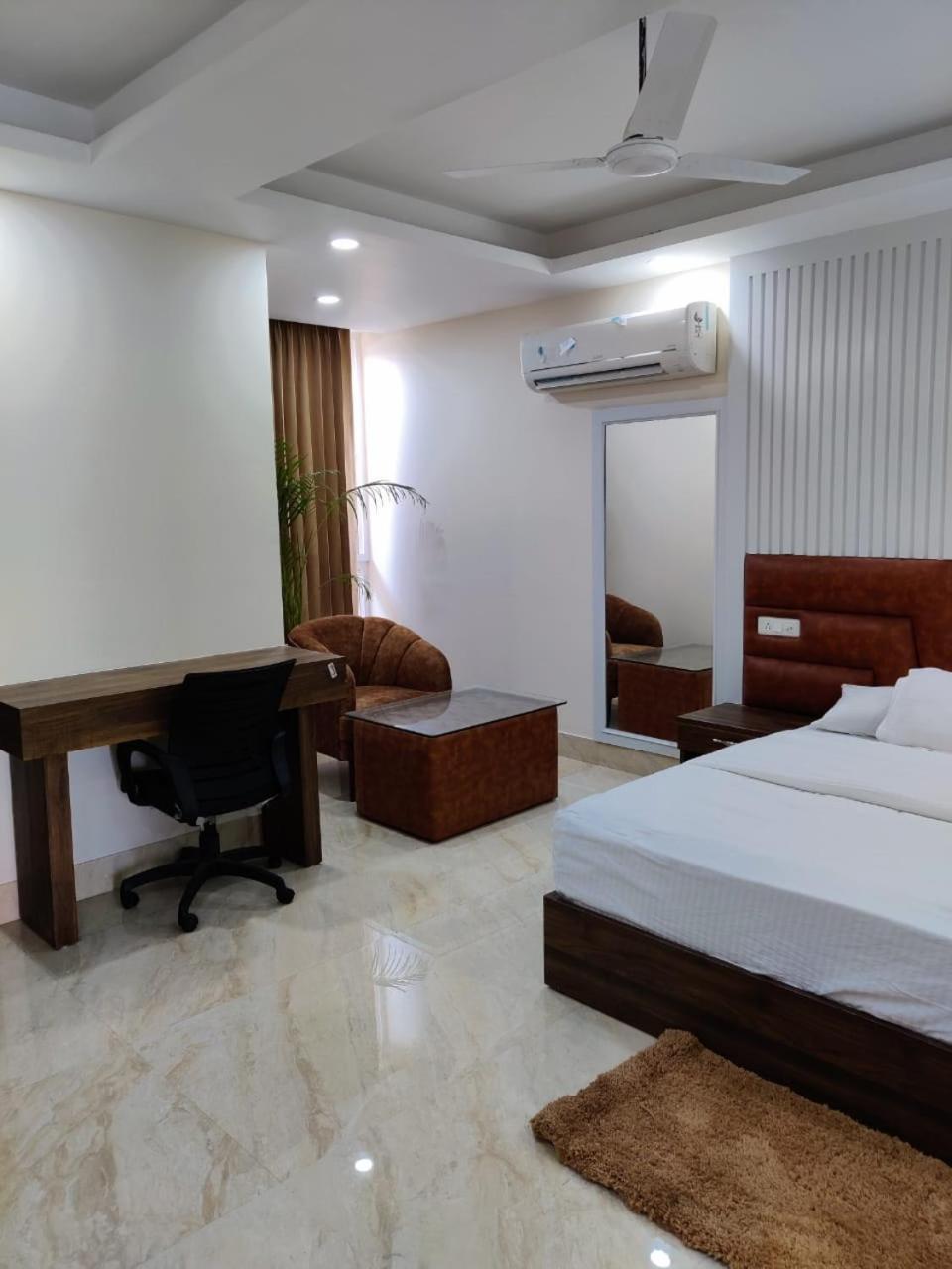 Hotel Maira Dehradun Esterno foto
